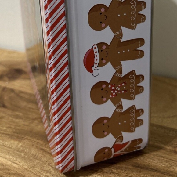 Gingerbread Boy & Girl Cookie Candy Tin Christmas 8.25” x 8.25" x 3" - Picture 4 of 5